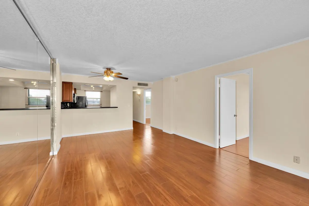Photo 6 at 118 Royal Park Drive 4G, Oakland Park