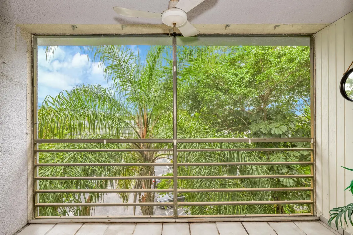 Photo 3 at 118 Royal Park Drive 4G, Oakland Park