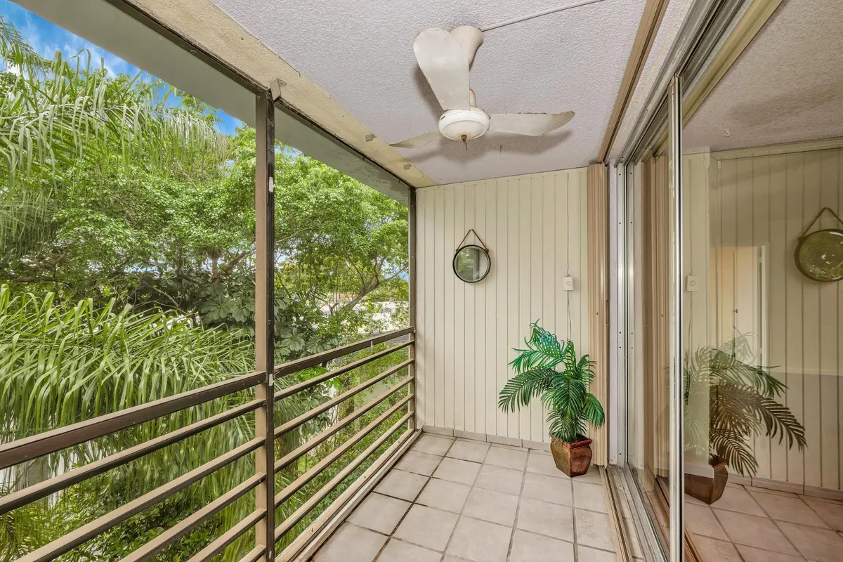 Photo 4 at 118 Royal Park Drive 4G, Oakland Park