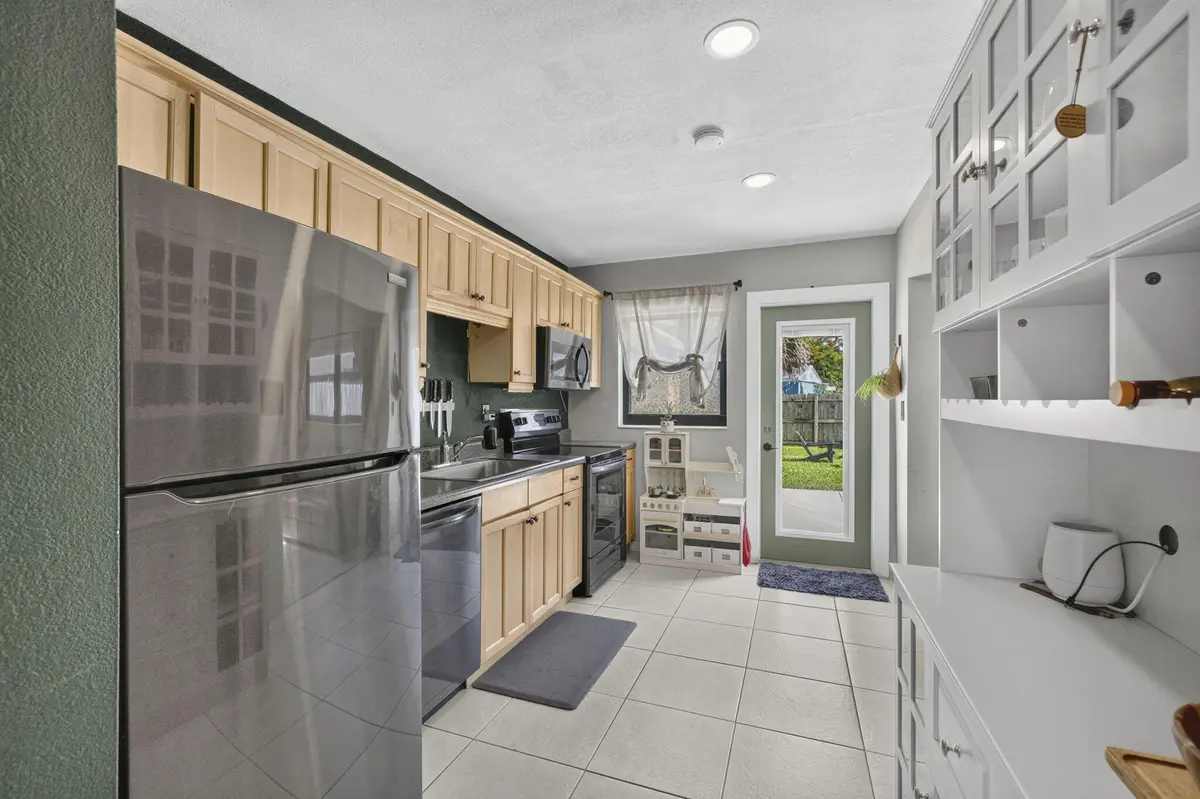 7-web-or-mls-8I8A5367 at 110 NW 56th Street, Oakland Park