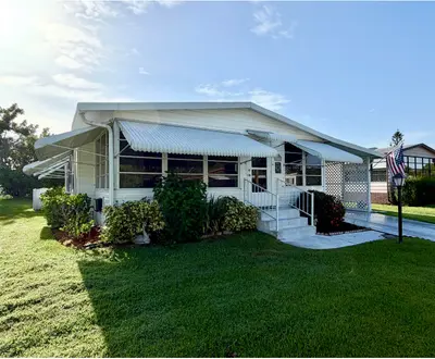 8204 W BITTERBUSH Lane, Port St. Lucie – Manufactured Home for sale