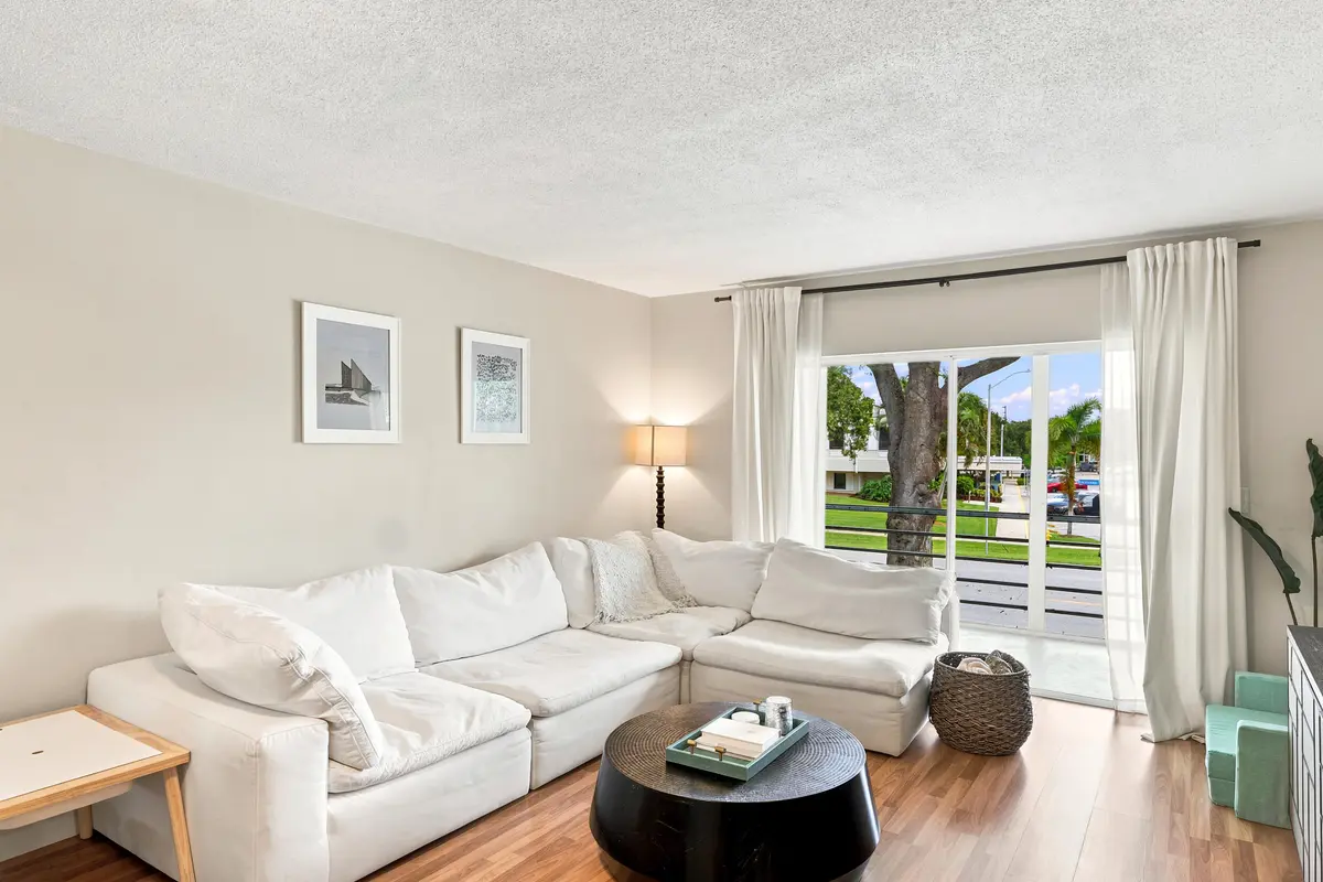 13_453a9713 at 415 U.s. Highway 1 203, North Palm Beach