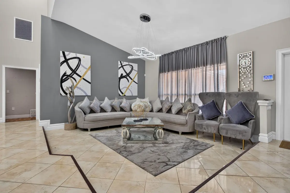19-web-or-mls-7355-8813 at 7355 NW 83RD Avenue, Tamarac