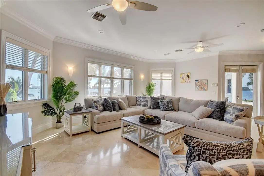 Photo 7 at 1320 S LAKESIDE Drive, Lake Worth Beach