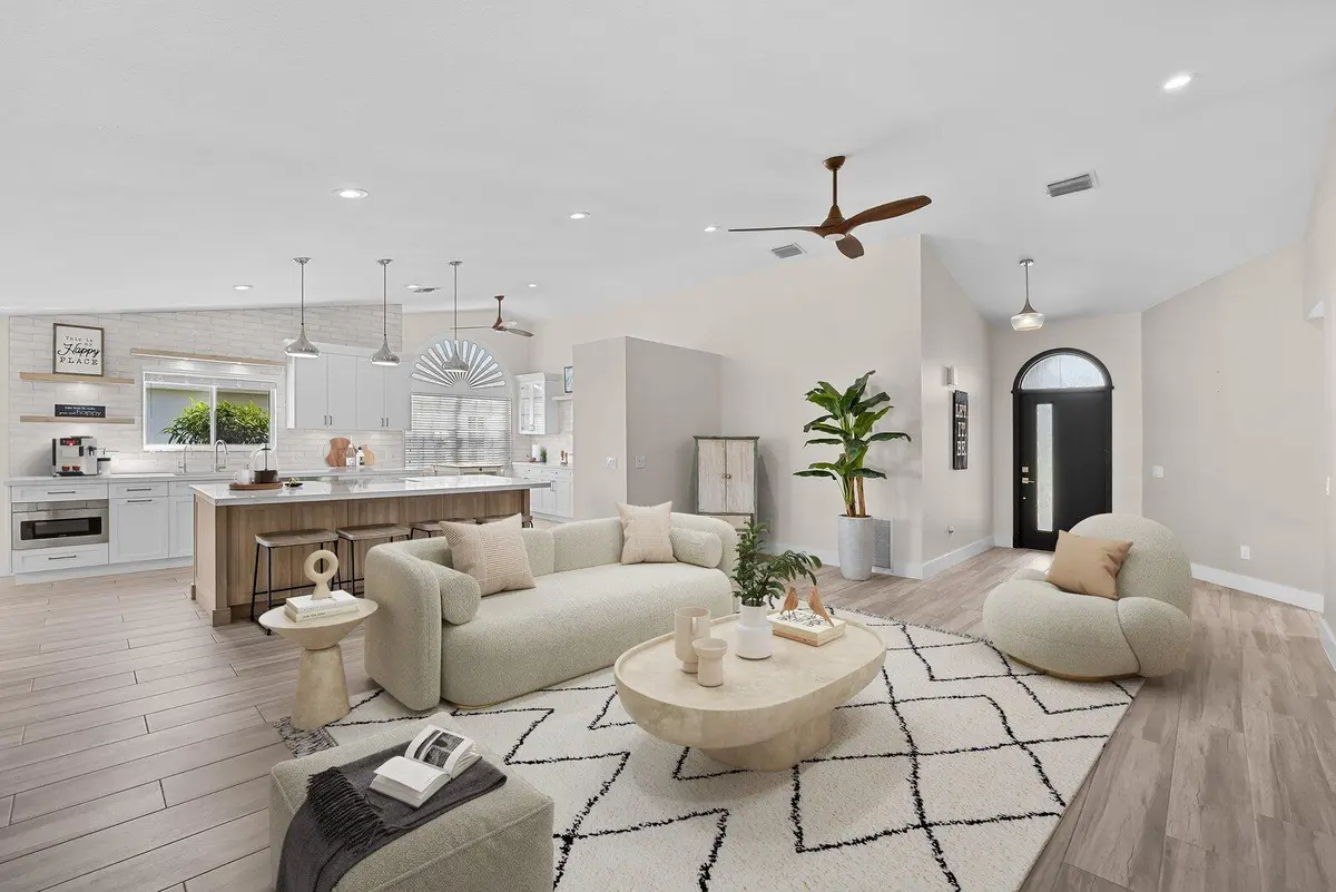 Virtually Staged at 160 NE Twylite Terrace, Port St. Lucie