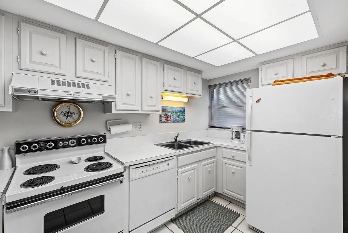 Kitchen at 4101 Kittiwake Court Kittiwake, Boynton Beach