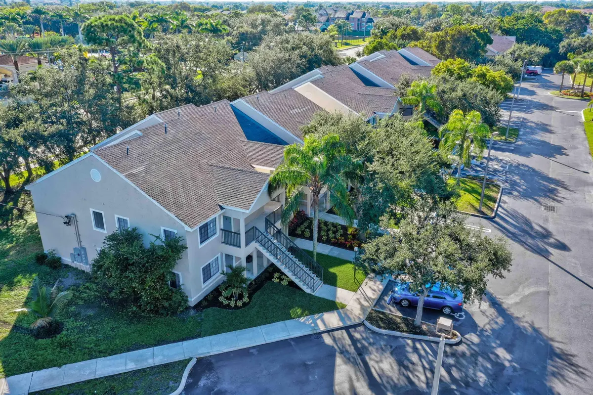 Maridadi at 4685 N Haverhill Road B1, West Palm Beach