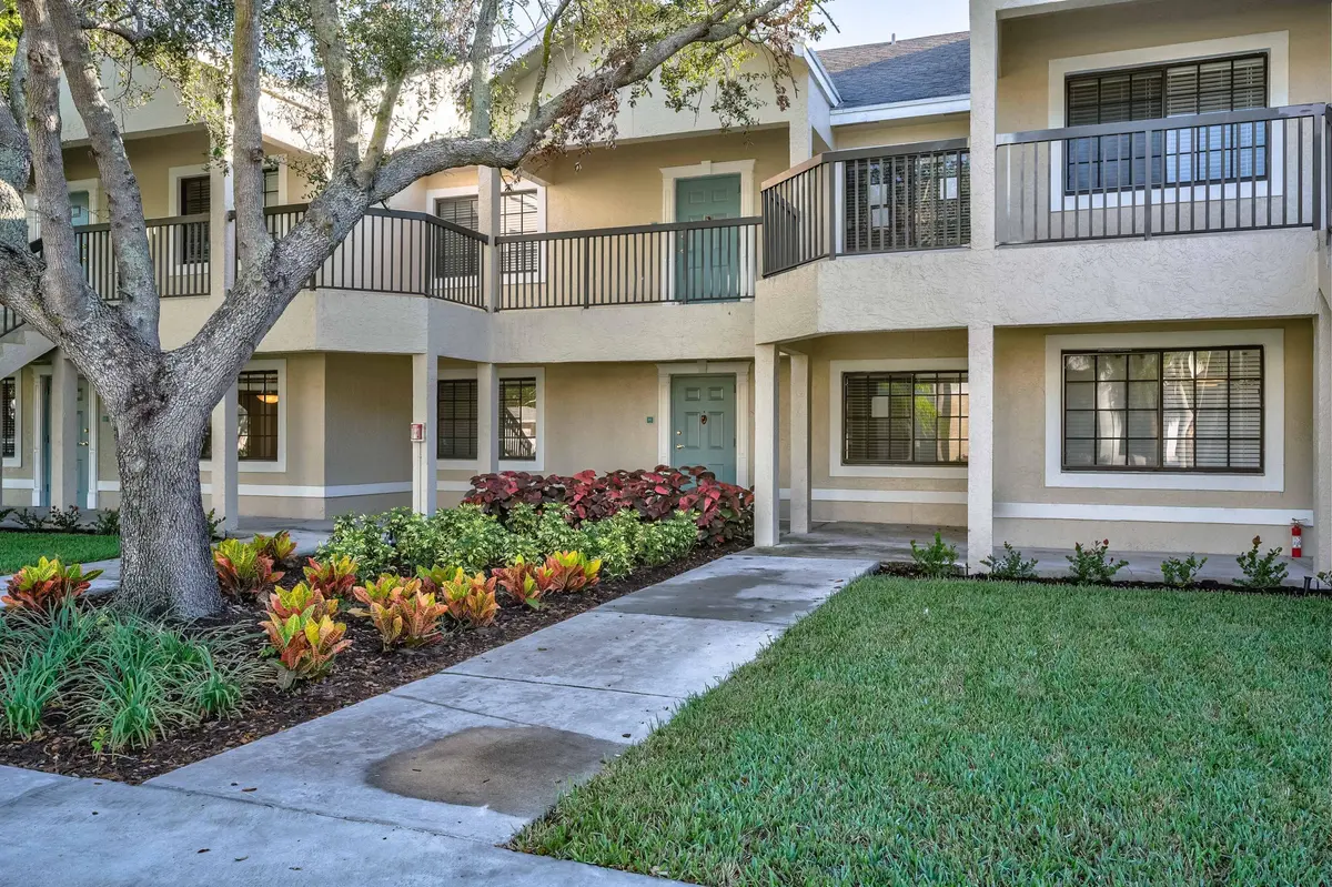 Front at 4685 N Haverhill Road B1, West Palm Beach