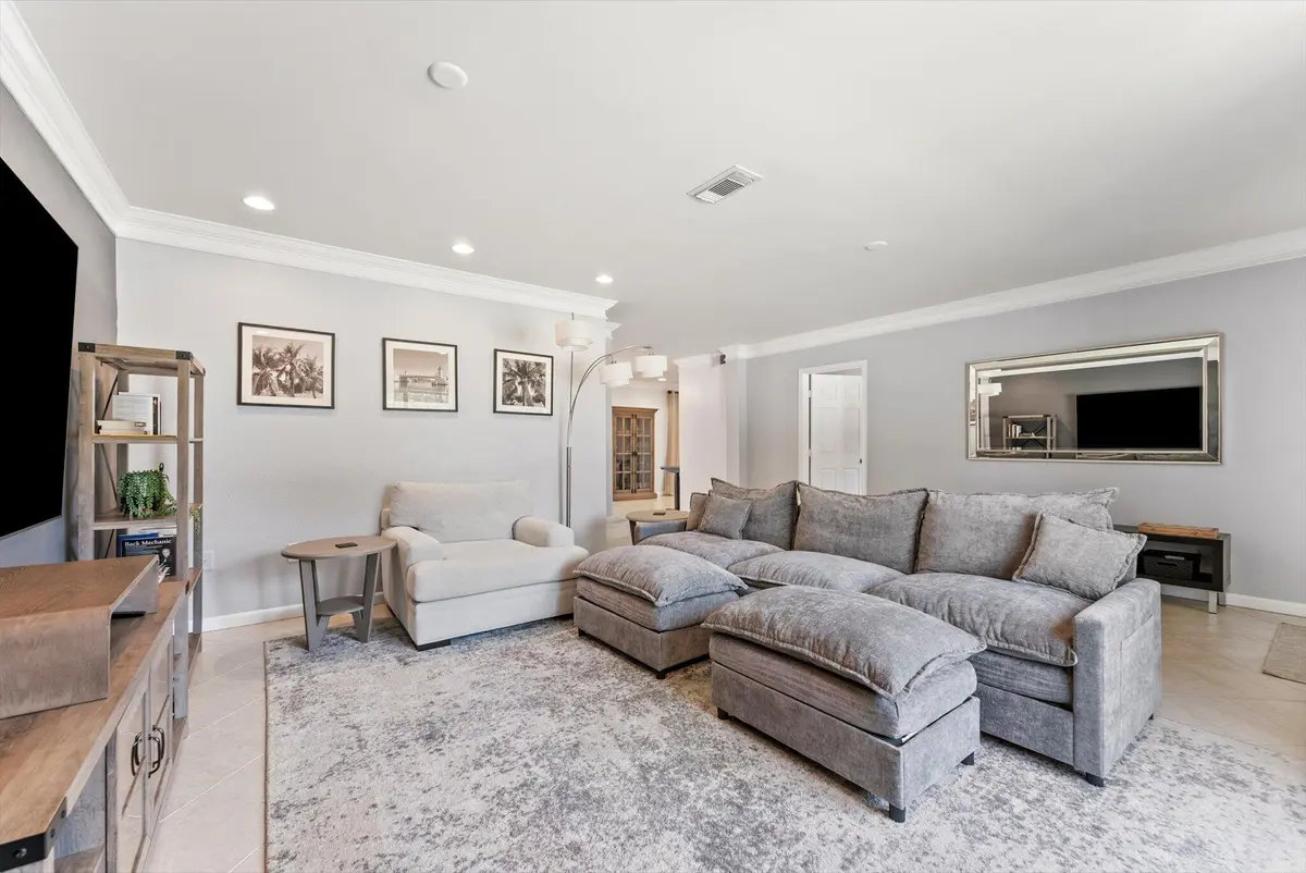 living room at 728 NE 9TH Avenue, Boynton Beach