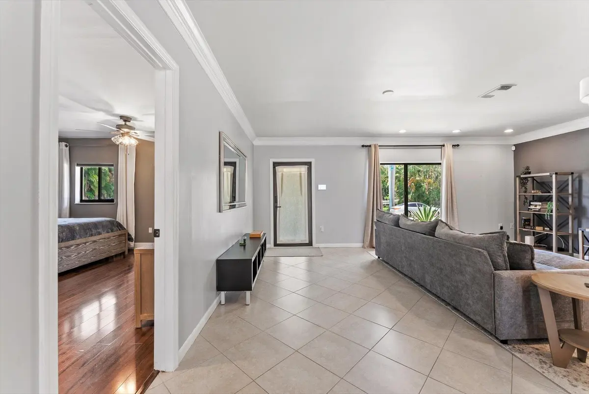 front entry at 728 NE 9TH Avenue, Boynton Beach