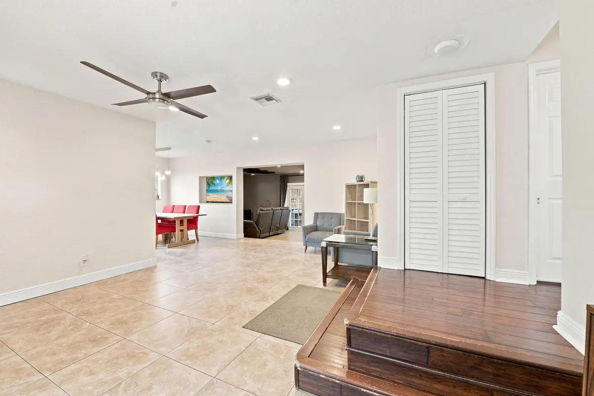 6__dsc5805 at 4930 SW 90TH Way, Cooper City