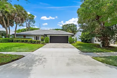 18169 Lake Bend Drive, Jupiter – Single Family Residence for sale
