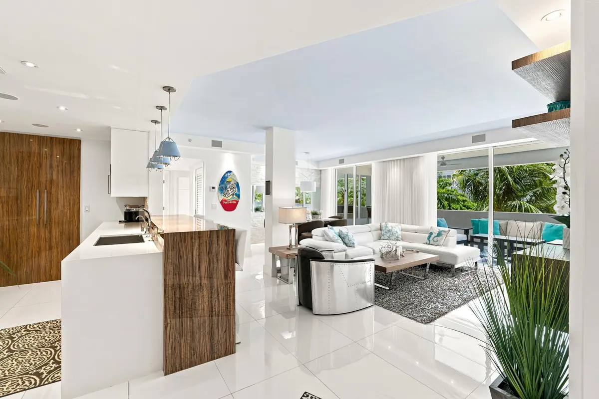 017_8WjR at 17100 N Bay Road 1401, Sunny Isles Beach