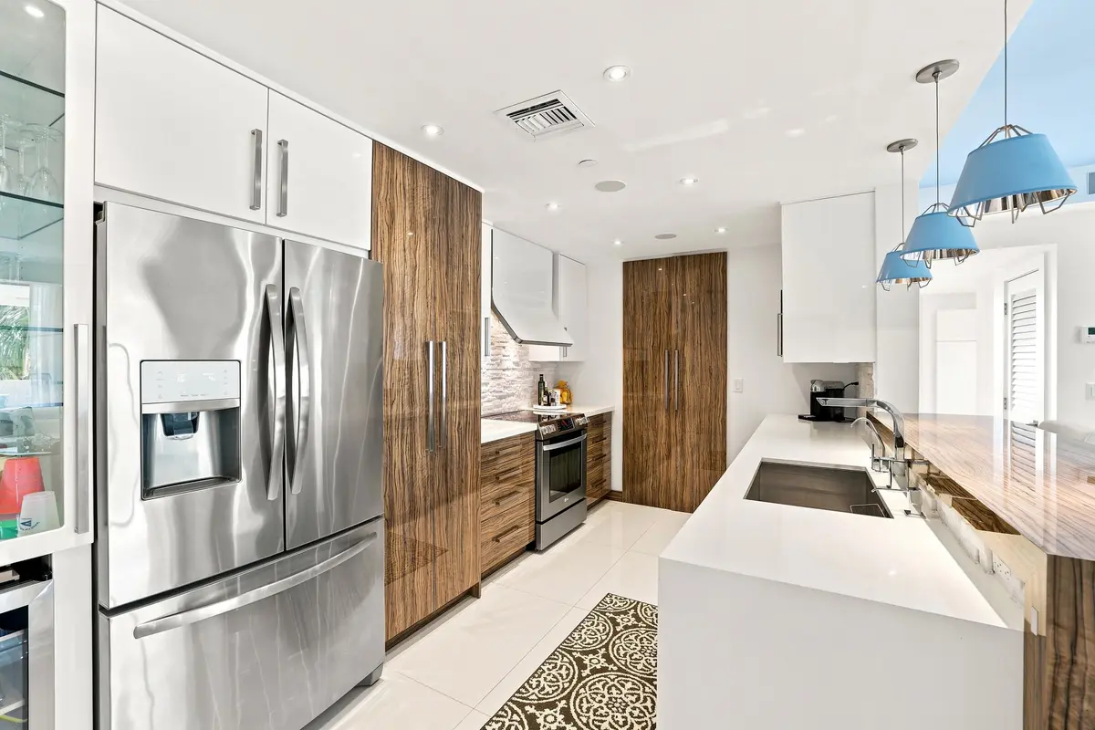 014_uIfq at 17100 N Bay Road 1401, Sunny Isles Beach