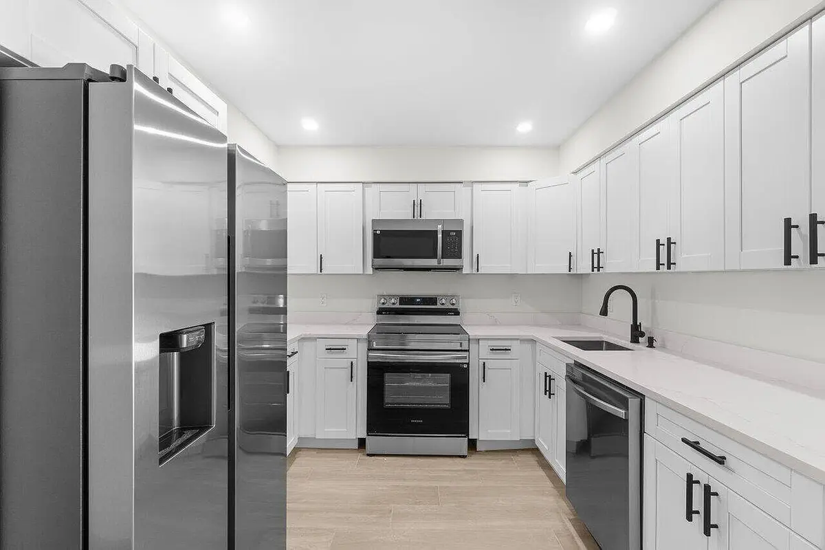 04_d13ab0e4a173e41f5d3306c4558159f8-cc_f at 4498 NW 2nd Avenue, Boca Raton