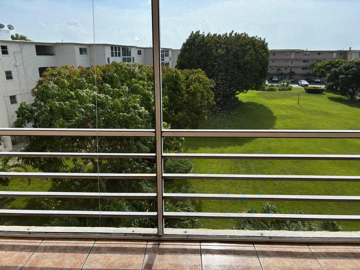 543d40b5-0817-4f83-849d-6532ca7c3b8e at 2615 NE 3RD Court 402, Boynton Beach