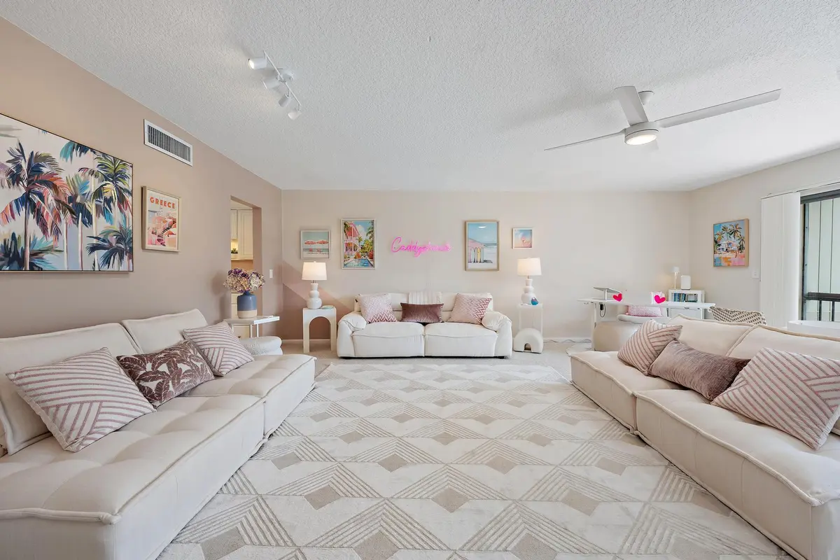18480 SE Wood Haven Ln apt J-9 at 18480 SE WOOD HAVEN LANE J, Jupiter