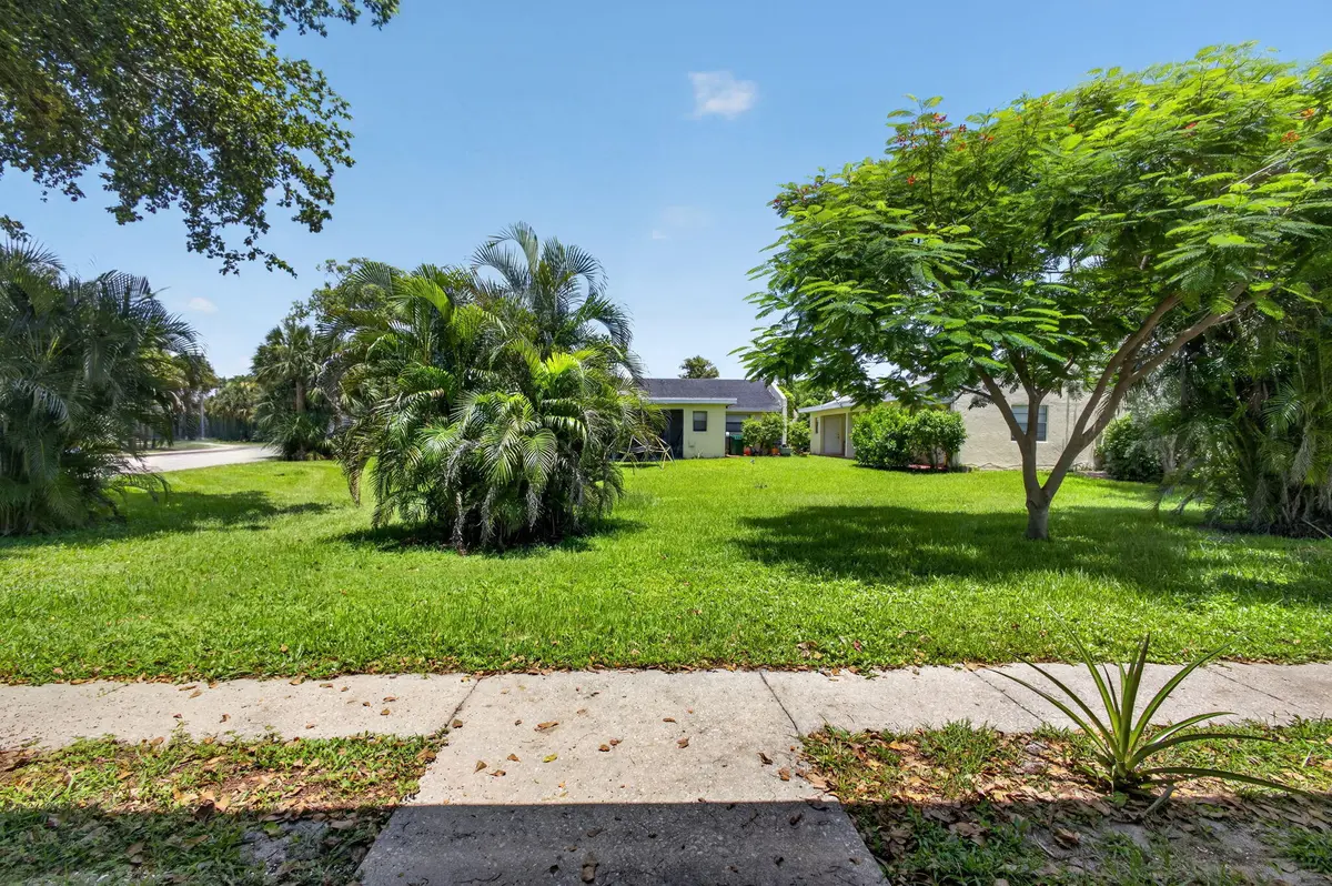 Wide View of Property at 12395 Peconic Court, Wellington
