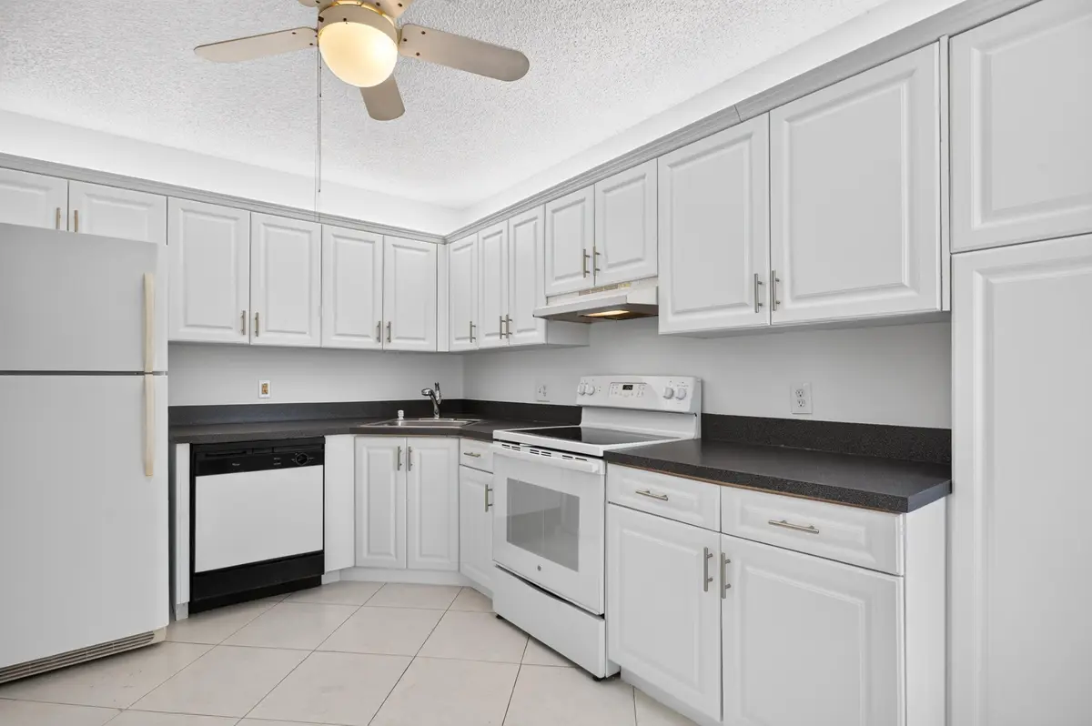 Kitchen A at 5283 Europa Drive D, Boynton Beach