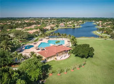 4297 Pine Ridge Court, Weston – Villa for rent