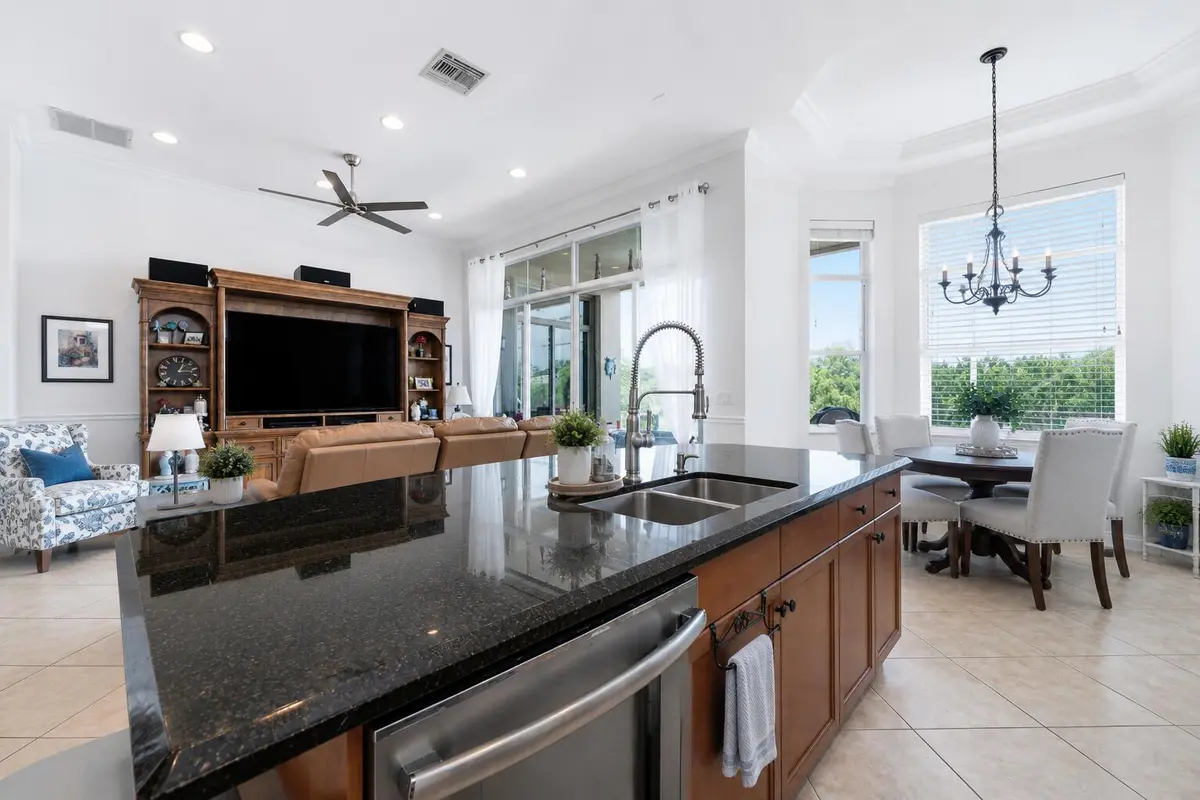 Virtually Staged at 9857 VIA GRANDE, Wellington