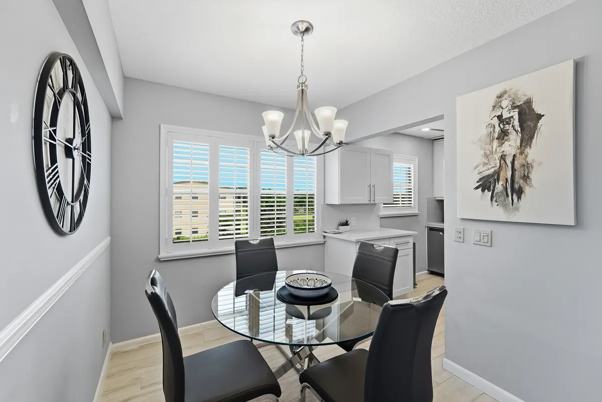 Dining at 368 Preston I, Boca Raton