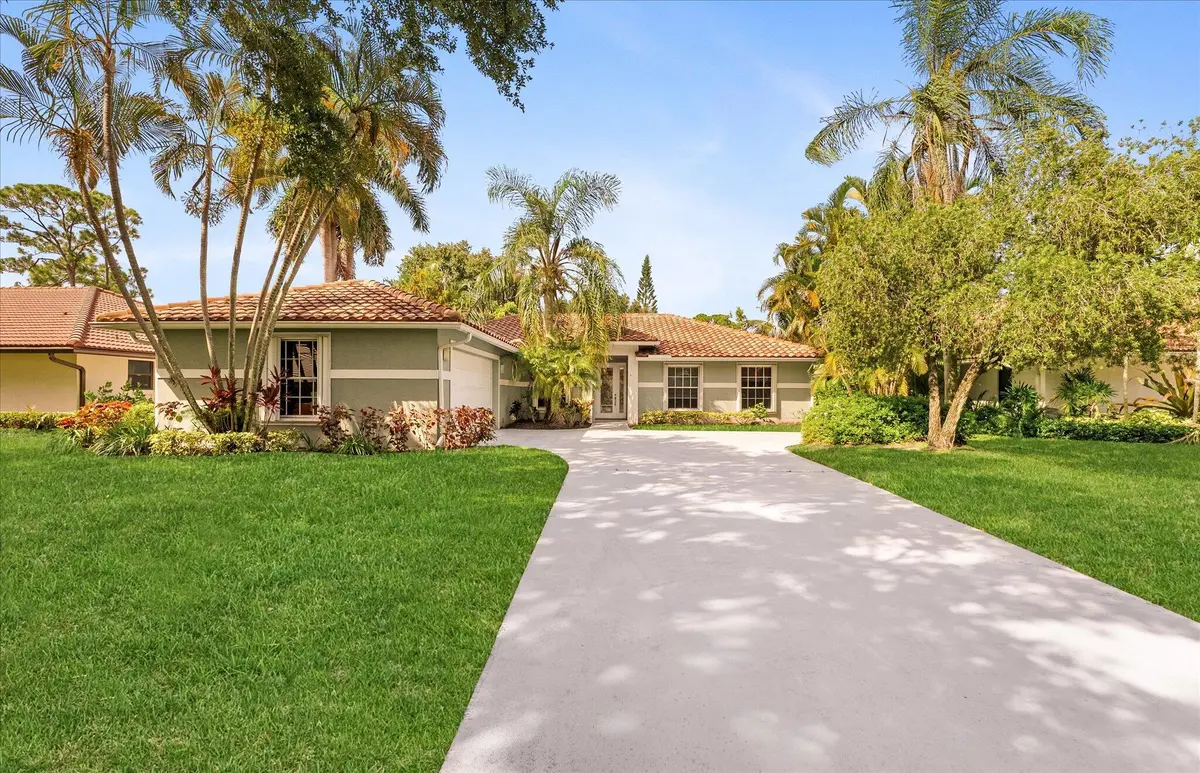 01-1 at 4 Glengary Road, Palm Beach Gardens