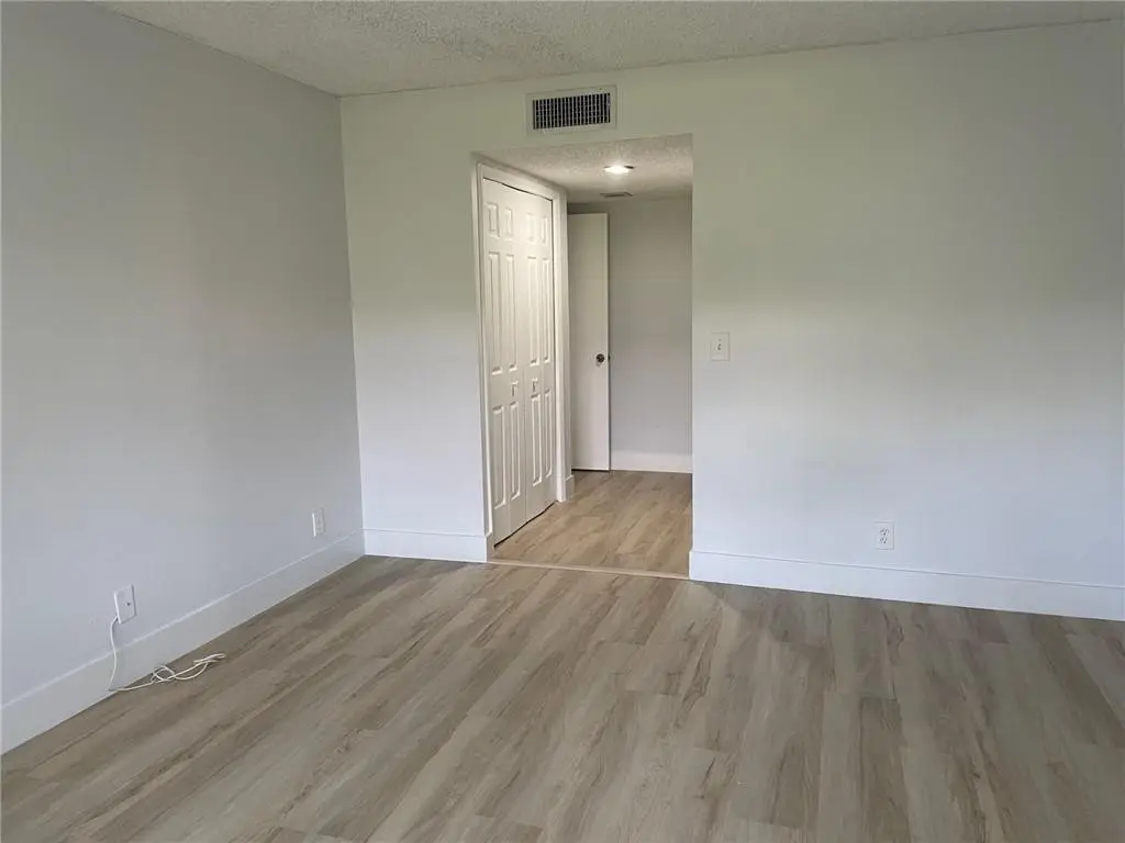 Photo 4 at 235 LAKEVIEW Drive 102, Weston