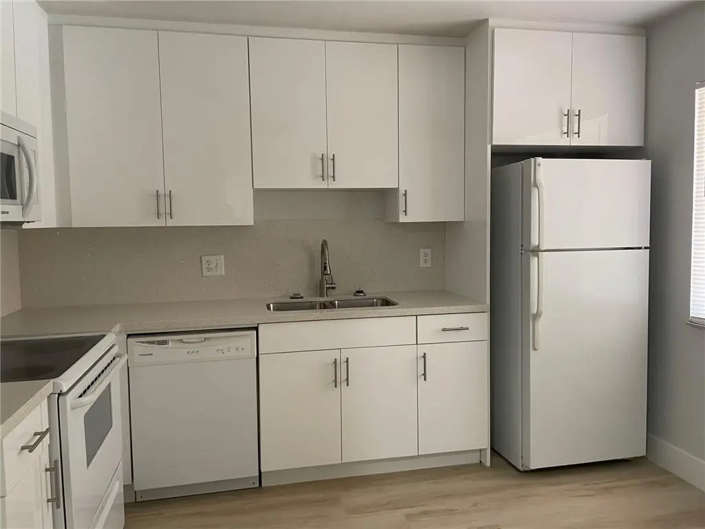 Photo 6 at 235 LAKEVIEW Drive 102, Weston