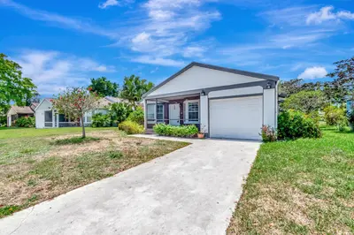 5048 BRIAN Boulevard, Boynton Beach – Single Family Residence for rent