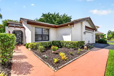 5791 Lakeview Mews Place, Boynton Beach – Single Family Residence for sale