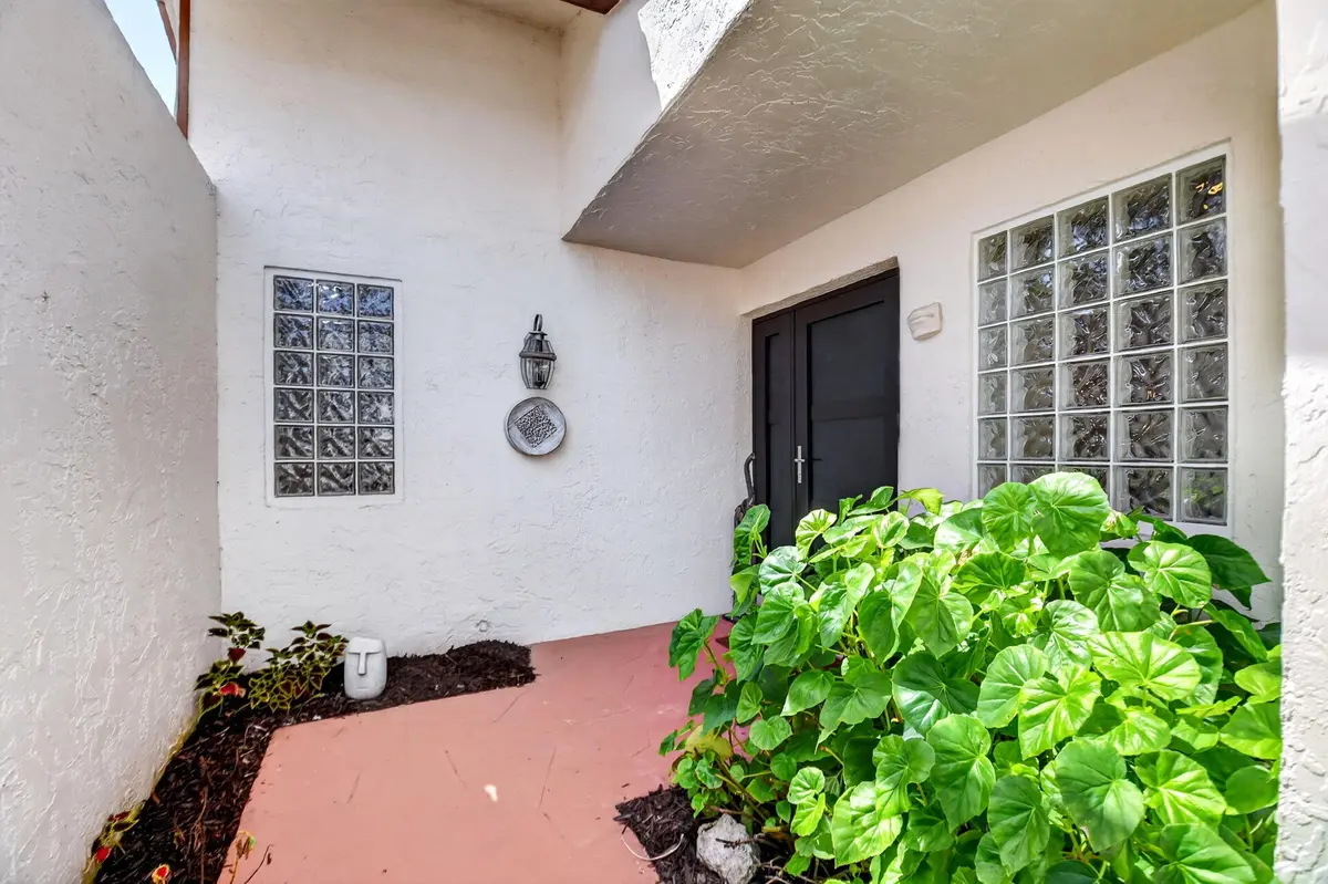 3-web-or-mls-DSC_6231 at 5791 Lakeview Mews Place, Boynton Beach