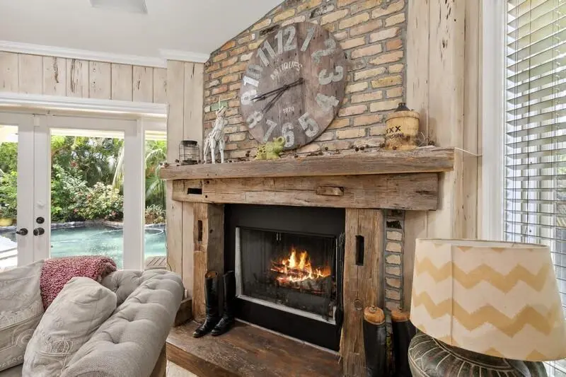 Fireplace at 14324 PADDOCK Drive, Wellington