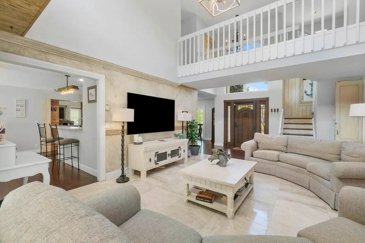 Living 5 at 14324 PADDOCK Drive, Wellington