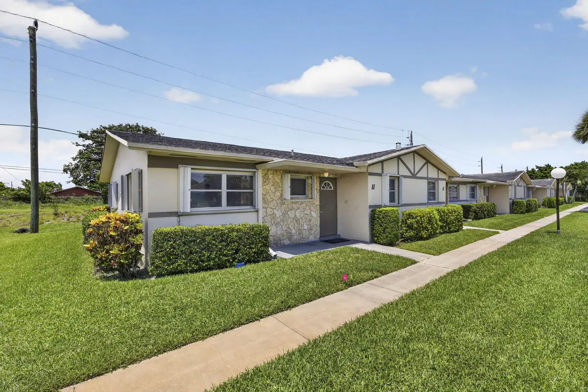 3-web-or-mls-BS1A3598 at 2521 Emory Drive H, West Palm Beach