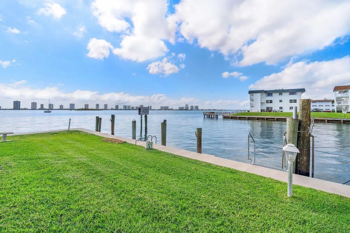 view from balcony at 100 PARADISE HARBOUR Boulevard 212, North Palm Beach