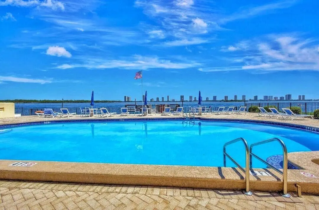 pool at 100 PARADISE HARBOUR Boulevard 212, North Palm Beach
