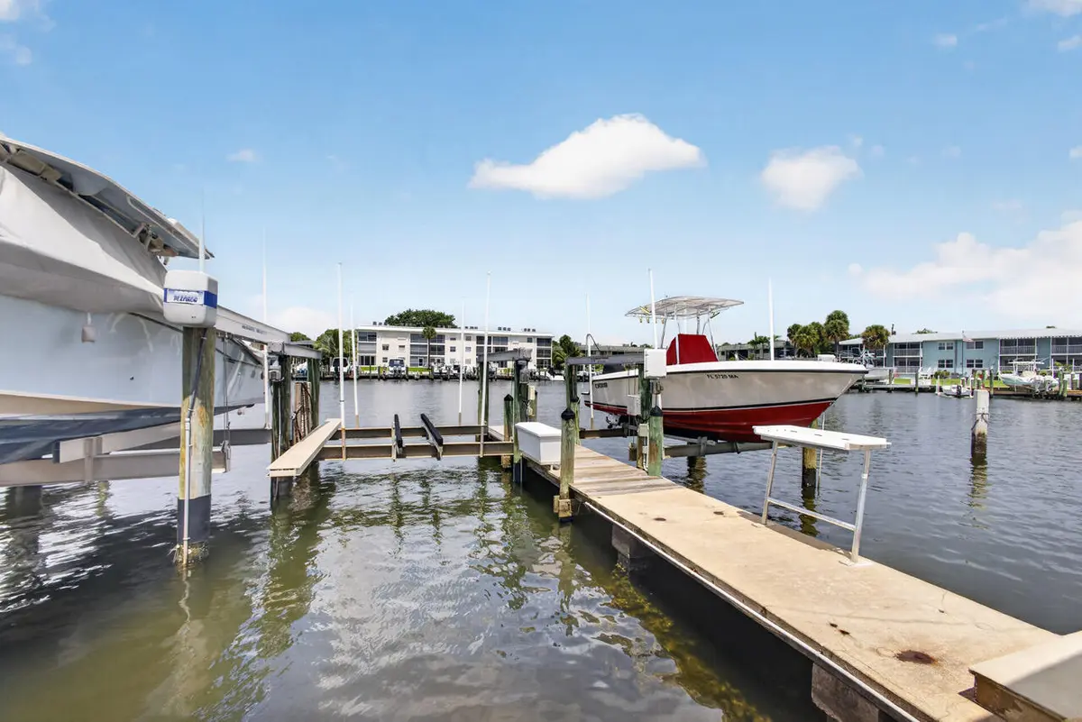 5D1A1593 at 313 LAKE Circle 311, North Palm Beach