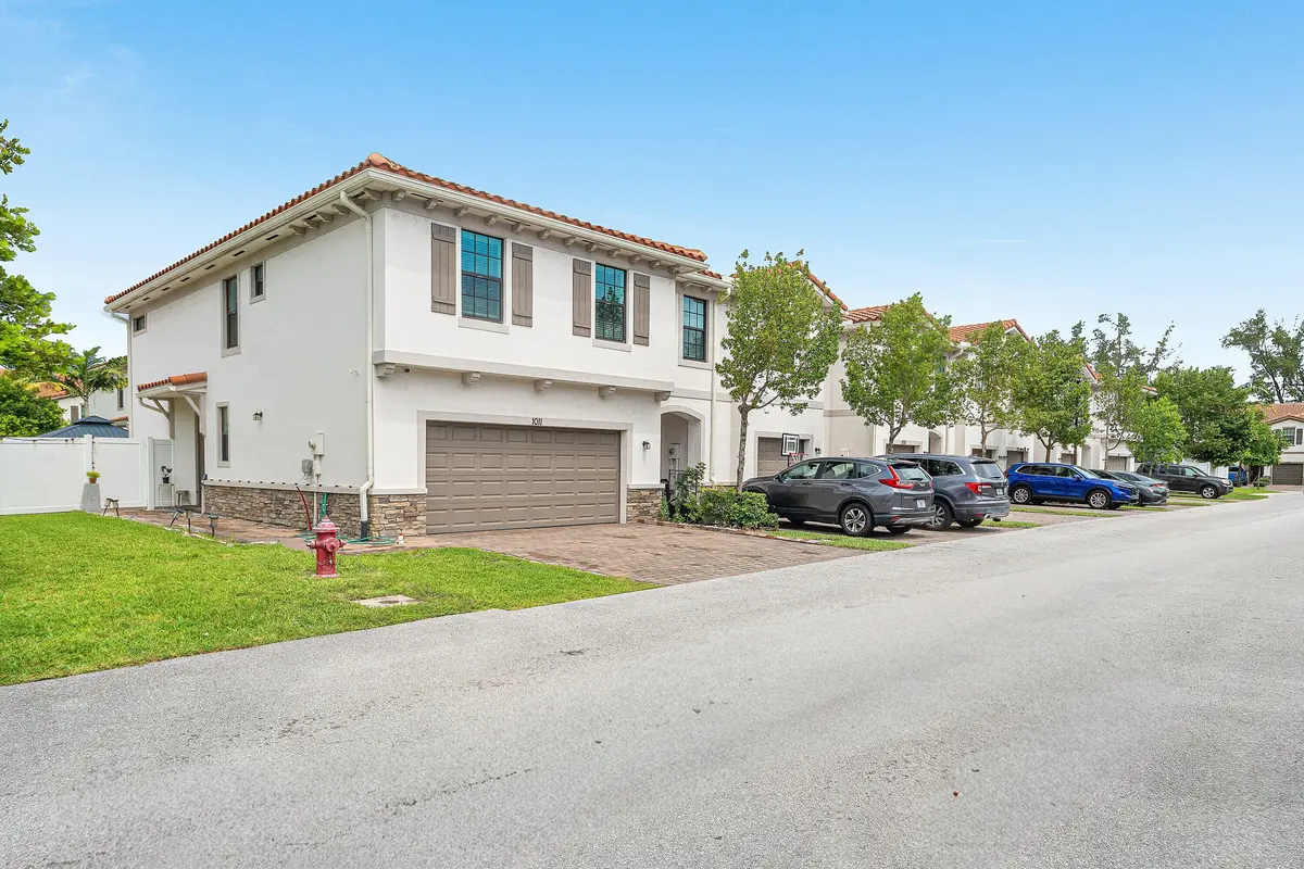Front View at 1011 WILLOW Place, Riviera Beach