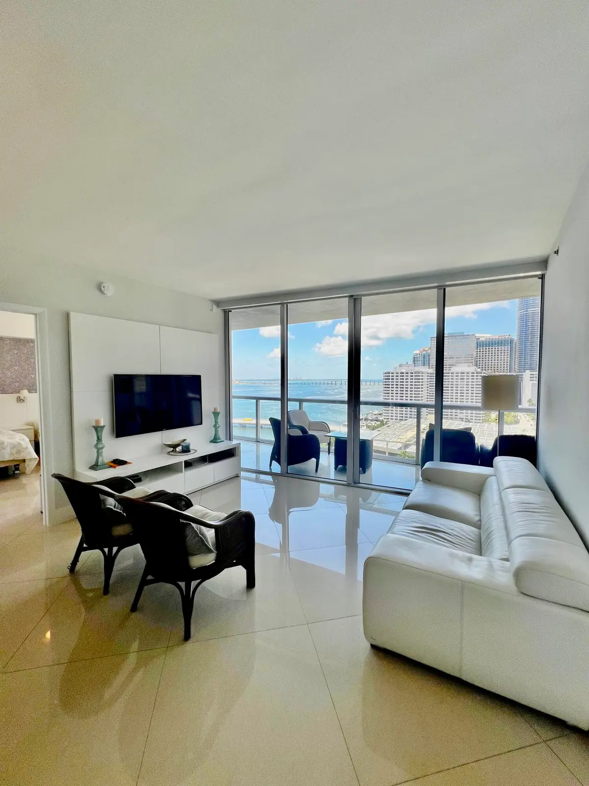 Facetune_23-06-2026-08-21-15 at 495 BRICKELL Avenue 1605, Miami