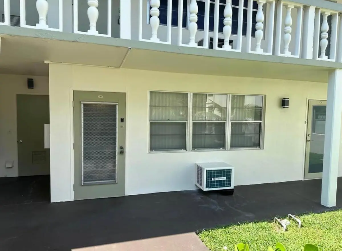 30 west at 30 WESTBURY B Circle 30, Deerfield Beach
