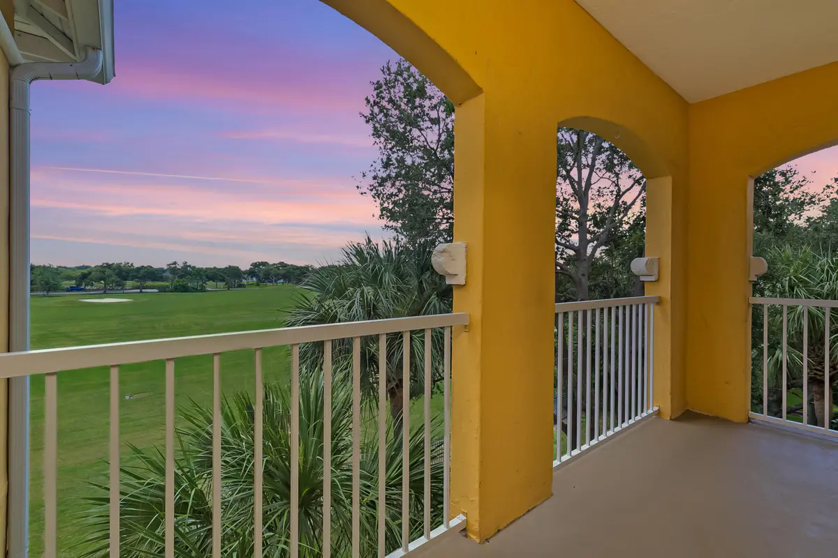 5015 Fairways CIR 305 at 5015 Fairways Circle 305, Vero Beach