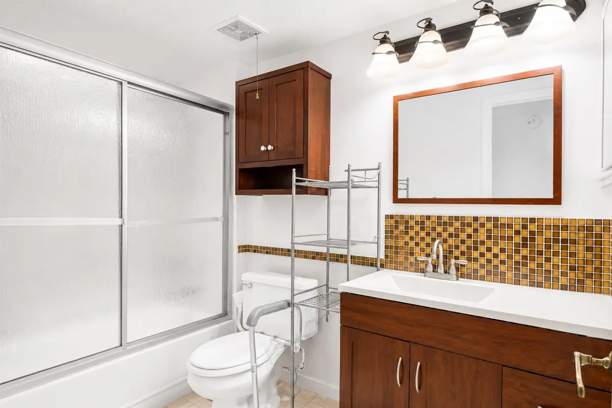 Enhanced 7 at 16131 Laurel Drive 33, Weston