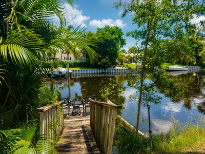 2452 Waterside Drive, Lake Worth Beach – Townhouse for sale