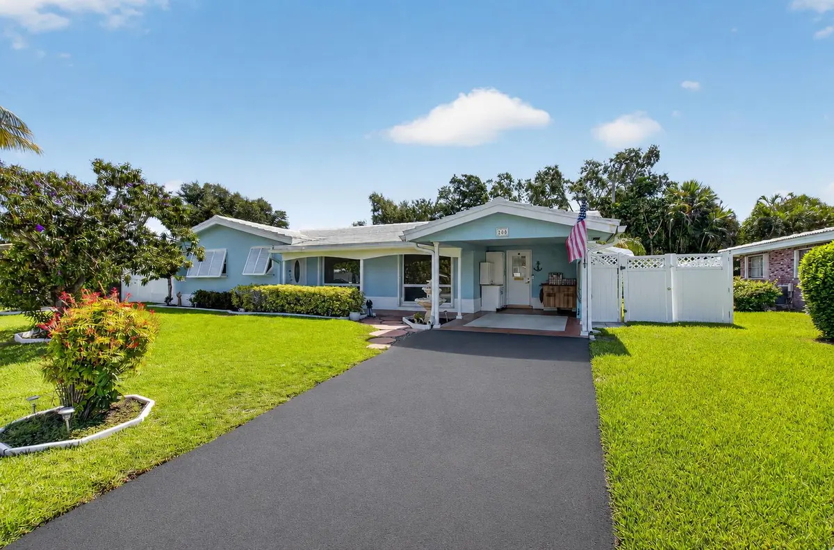 Front of House at 200 SW 7th Avenue, Boca Raton