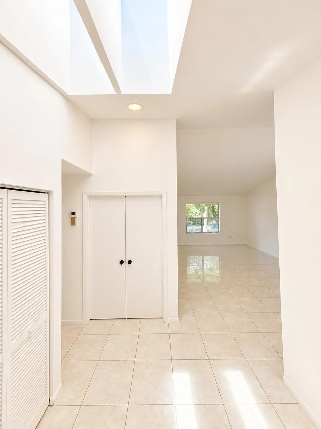 Long Foyer at 12969 Pennypacker Trail 16, Wellington
