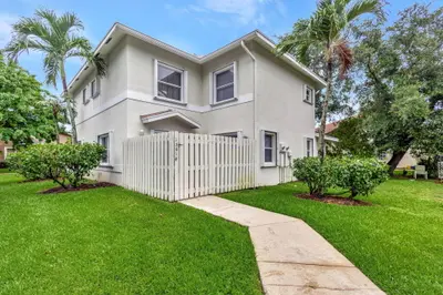 13814 Yarmouth Drive, Wellington – Townhouse for rent