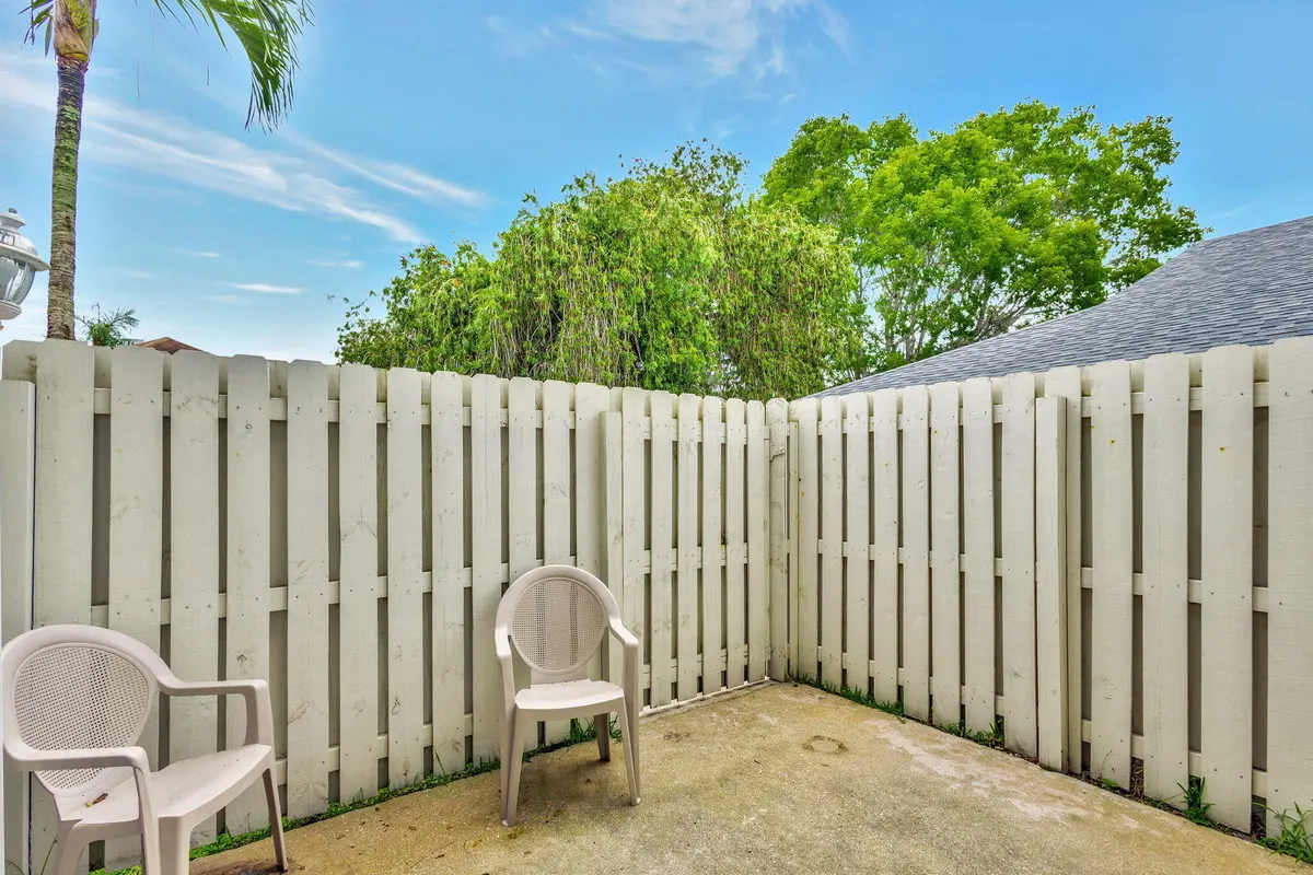 4-web-or-mls-5D1A2036 2024-09-15 22_18_1 at 13814 Yarmouth Drive, Wellington