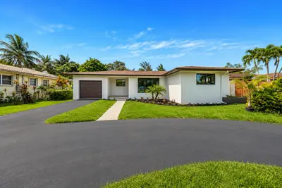 127 Calle Largo Drive, Hollywood – sold