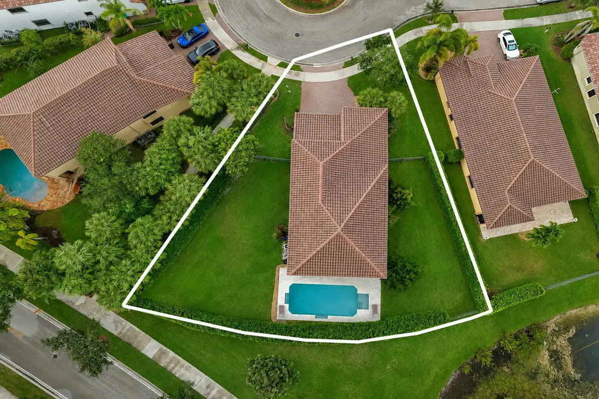yard 1 at 7397 NW 111TH Way, Parkland